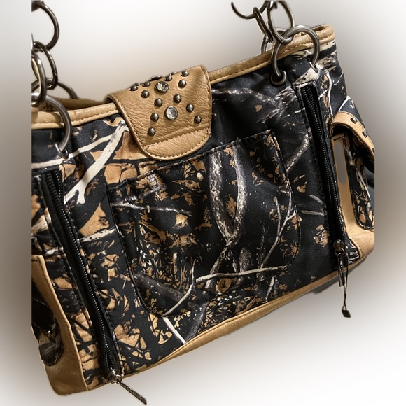 Monte Vista Camo Concealed Carry Purse - Picture 1 of 13